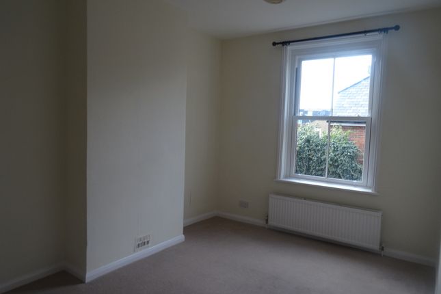 Flat 4, 11, Brunswick Road, Kingston photo 3