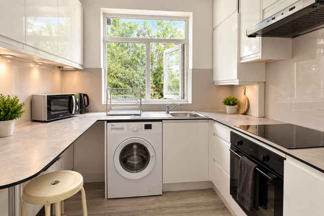 Flat 6, 308 Dollis Hill Lane, London photo 4
