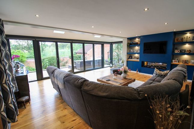 14, Hawthorne Close, Gainsborough photo 2