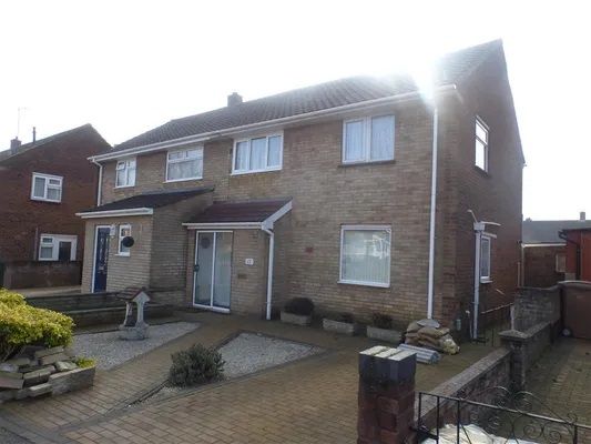 Thumbnail Semi-detached house for sale in Kirkwood Road, Luton