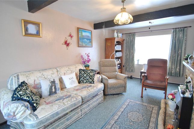 17, Bracelands, Stroud photo 4