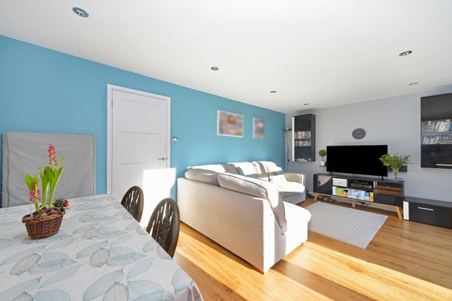 23 , Cherry Tree Lane , Godalming photo 4