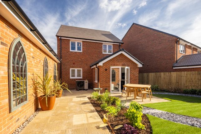 13, Birchwood, West Street, Gu9 7As photo 4