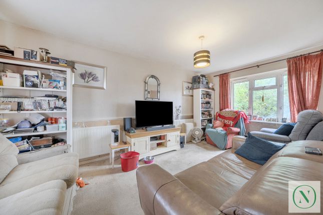 64, Ellis Road, Coulsdon photo 2