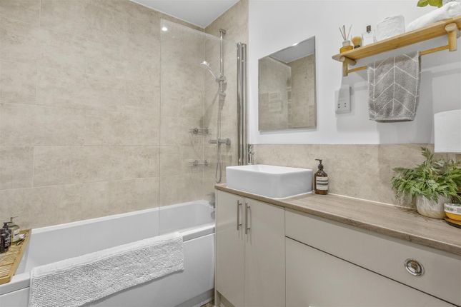 Flat 9 Chilworth House, Rectory Avenue, Hp13 6Hn-9