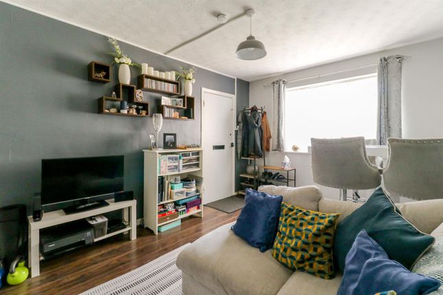 2-bed flat on 56, Bridle Close, Enfield, £254,750