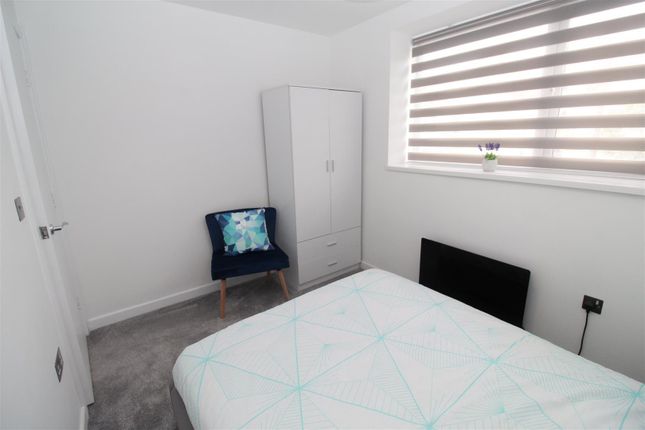 Flat 3, 65, Connaught Road, Cardiff photo 4