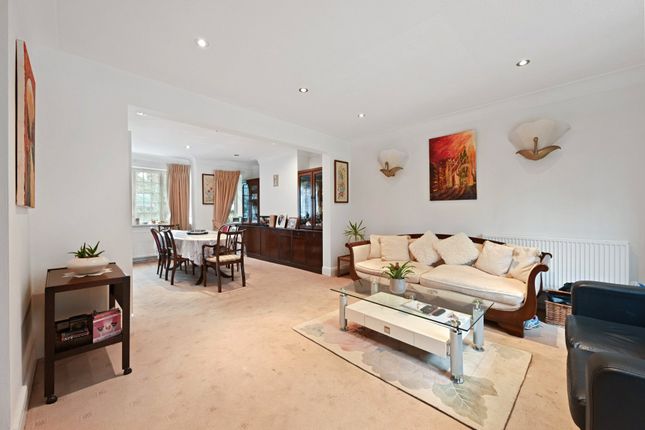 2, Greenhalgh Walk, London photo 2