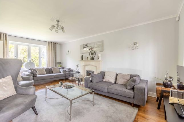 Woodlands Close, Gerrards Cross photo 4