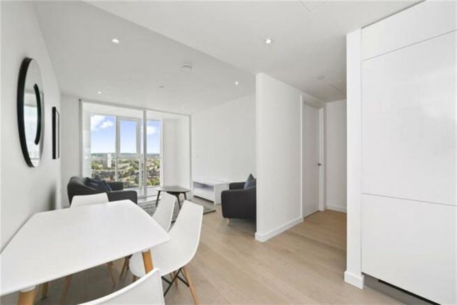 155, Apartment 1306, Wandsworth Road, London photo 2