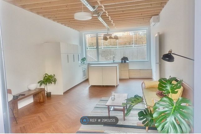 Felicia House  Perry Rise, London photo 2