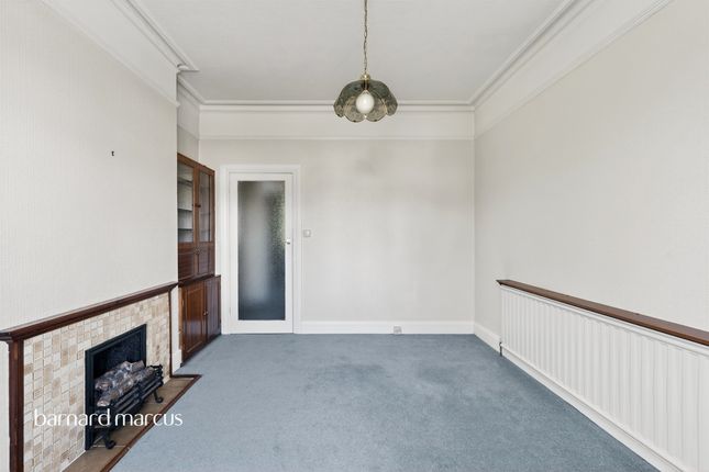 2A, West Hill Avenue, Epsom photo 3