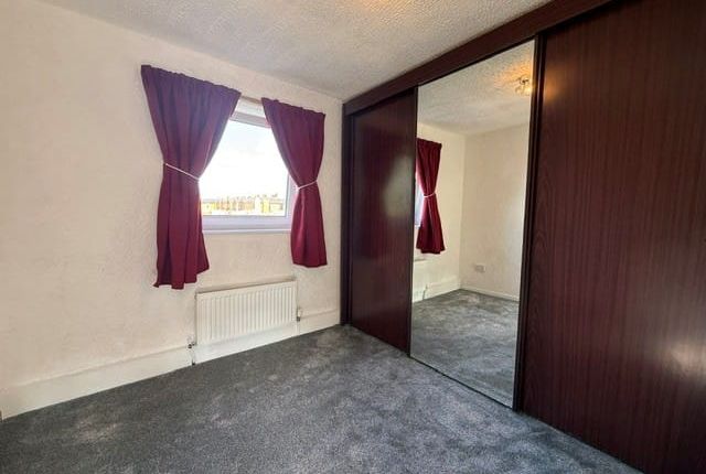 2 Wood View, Preston Old Road, Blackburn photo 5