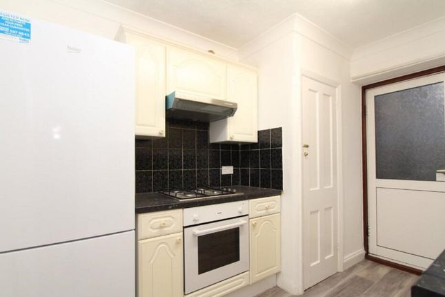 Glebe Road, Stanmore photo 3