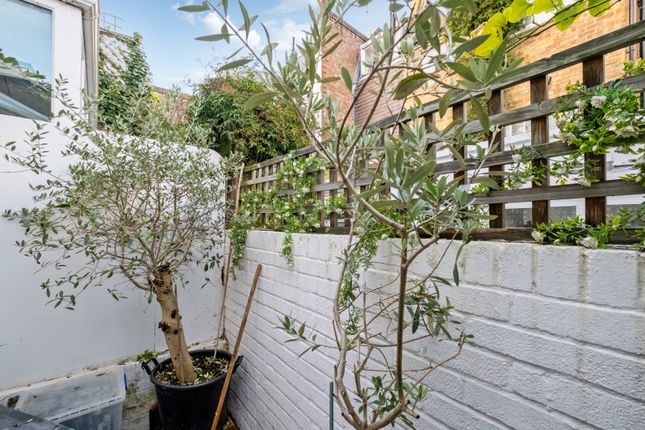 Terraced house for sale in Ives Street, Chelsea