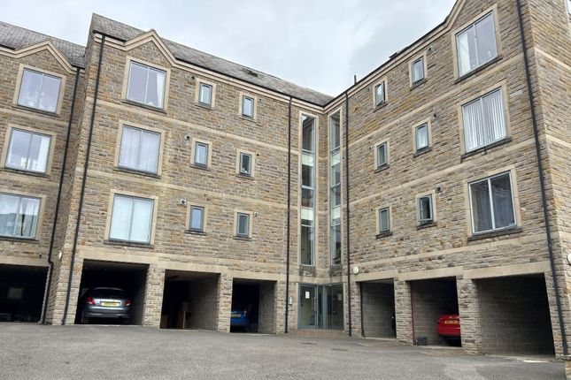 2-bed flat on 17 North Park, Halifax, £50,000