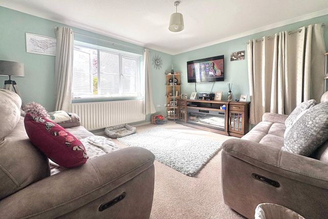 1 Stratford Court,, Avon Road, Surrey photo 4
