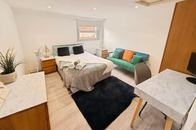37A, Castle Street, Berkshire photo 2