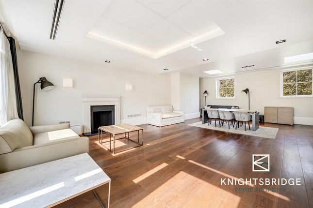 Flat for sale in Buckingham Gate, St James's