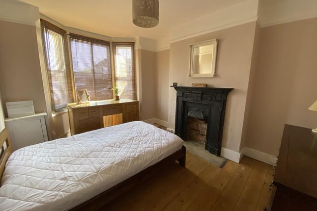 Terraced house to rent in Cowley Road, HMO Ready 4 Sharers