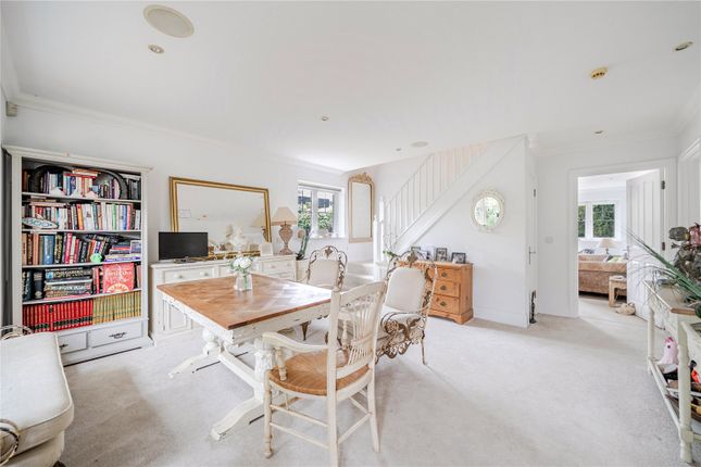 7 Annaleigh Place,, Rydens Grove, Walton-on-Thames photo 3