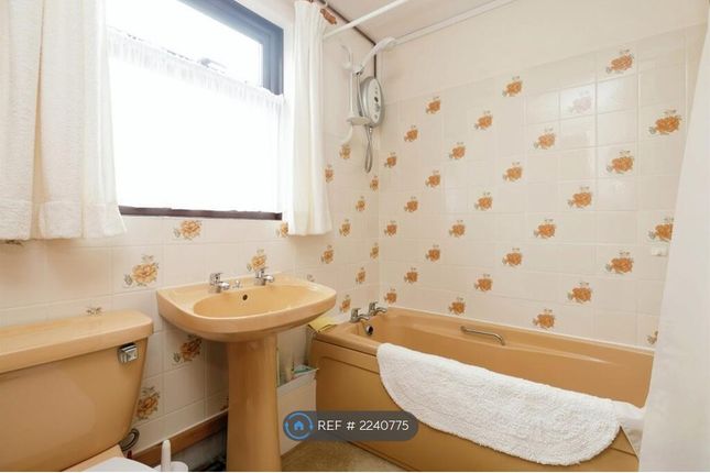 Flat, Blacklands Court Fearon Road, Hastings photo 2