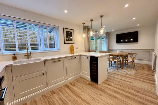 12, Alsfeld Way, High Peak photo 2