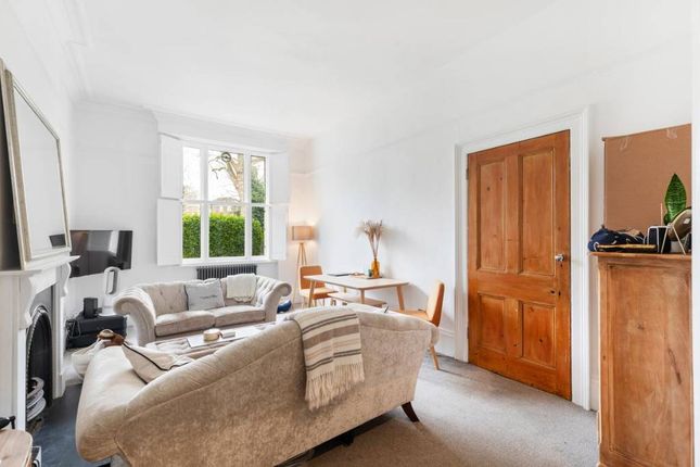 Flat for sale in Gloucester Avenue, Primrose Hill, London