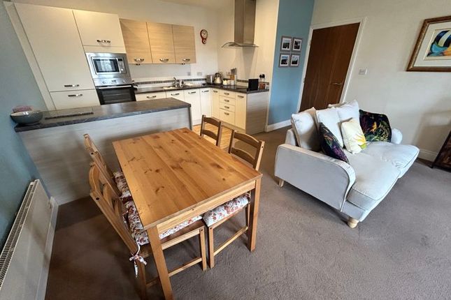 Apt 10, Bryn Y Bia Heights, Bryn Y Bia Road, Craigside photo 4