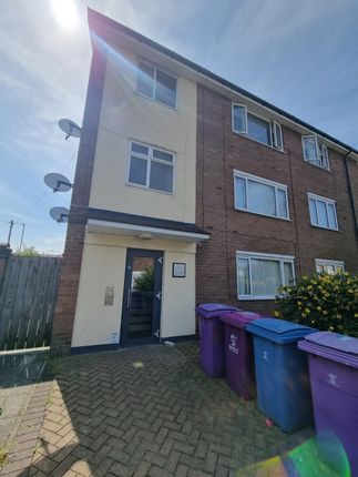 Flat for sale in Gloucester Court, Liverpool