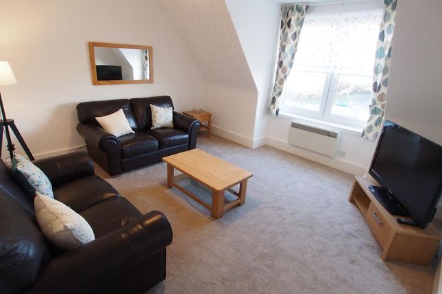 2 bed flat to rent in King Street, Top Left AB24
