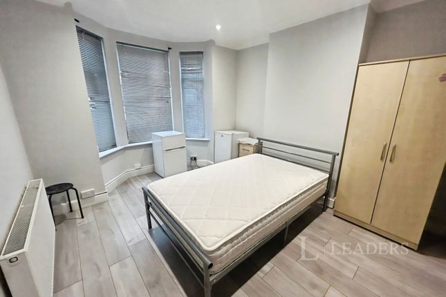 Room 4, 12, Kitchener Road, Ipswich photo 3