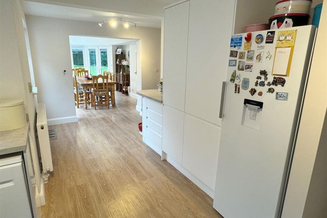 Kitch - Dining 1.Jpg