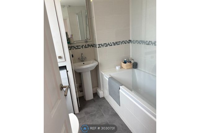 Flat, Sillwood St, Brighton photo 4