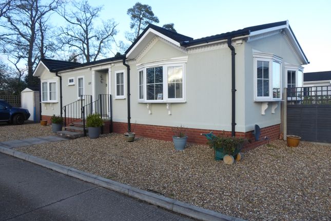 Thumbnail Mobile/park home for sale in Loddon Court Farm Park, Beech Hill Road, Spencers Wood, Reading, Berkshire