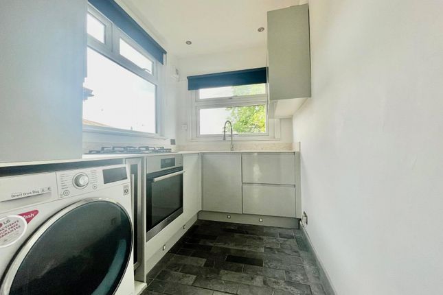 99, Radnor Avenue, Kent photo 4