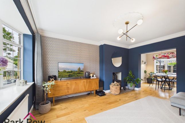 12, Deer Park Court, Leeds photo 3