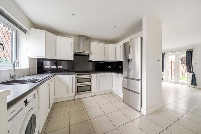 10 BURTON CLOSE, Windlesham, Windlesham photo 2