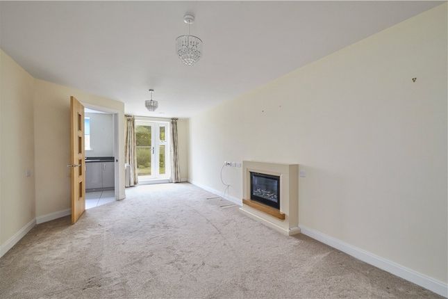 24 Chesterton Court,, Railway Road, West Yorkshire photo 4