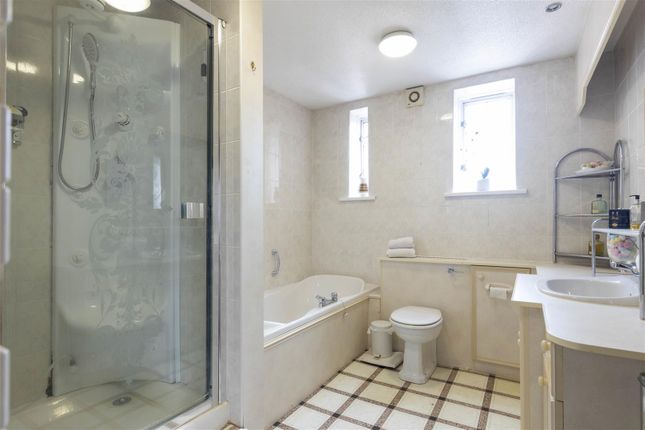 Flat for sale in Stoneygate Court, London Road, Leicester
