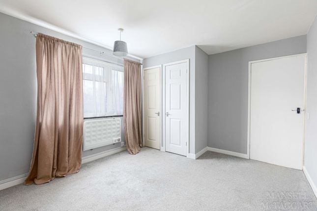 Flat for sale in Framfield Close, Crawley
