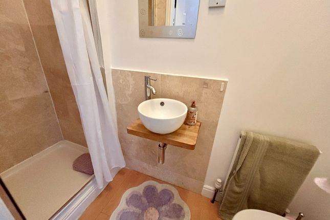 64, Wellesley Road, Great Yarmouth photo 5