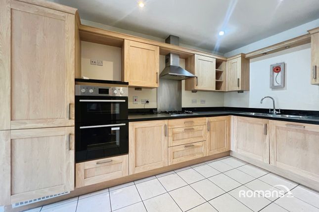 68, Copperfields, High Wycombe photo 2