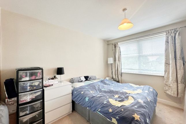 44, Elmhurst Court, Heathcote Road, Camberley photo 3