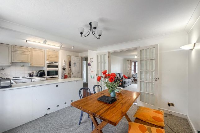 5, Royalist Court, Falmouth photo 2