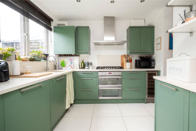 4, Beech Way, Twickenham photo 4
