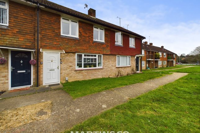 Thumbnail Terraced house for sale in Budges Road, Wokingham