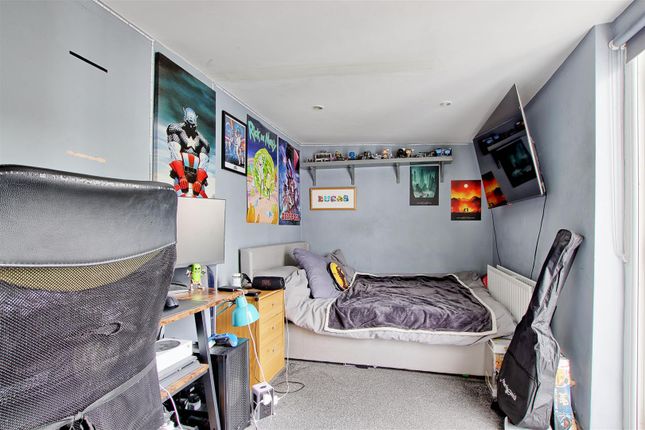 Bedroom 5 (Downstairs).Jpg