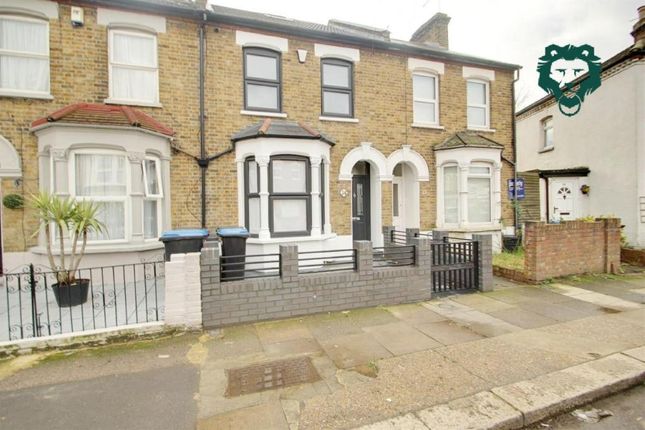 Thumbnail Terraced house to rent in Grosvenor Road, London