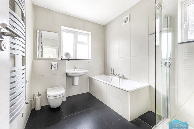 46, Lynton Mead, London photo 4